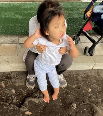 ちょっとだけ、砂にタッチ。