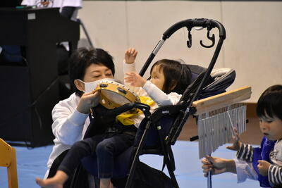 先生とタンバリンを叩いたよ！