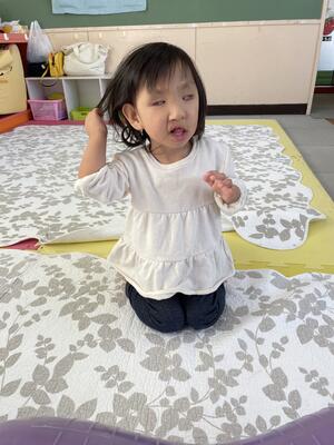 みて！お座りができたよ。