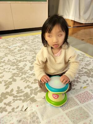 お座り上手になったよ。