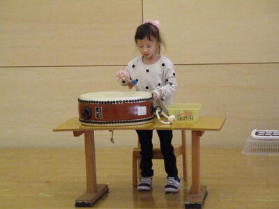 たいこと鈴を交互にならしたよ。