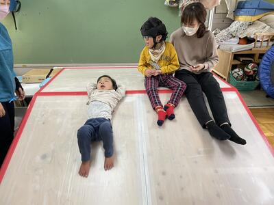 大きな滑り台を滑ったよ！