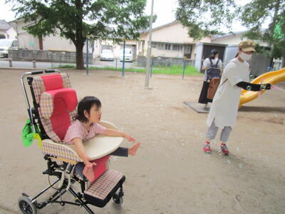 シャボン玉がいっぱい飛んでるよ！