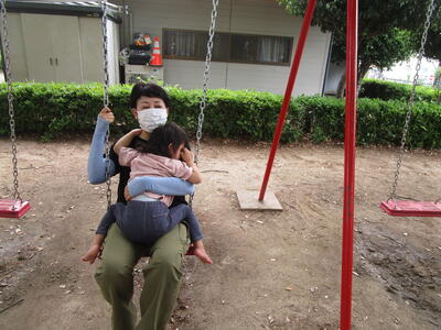 念願のブランコに乗れました。