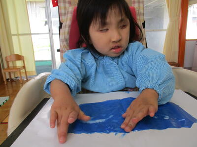 絵具に慣れてきました。