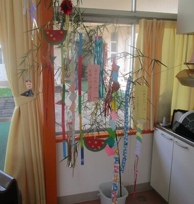 賑やか飾りができました。