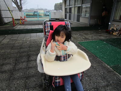 雪が降りました。冷たい‼