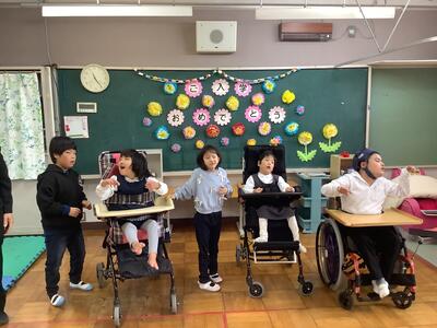 小学部A組で記念撮影