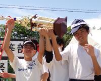 優勝トロフィー