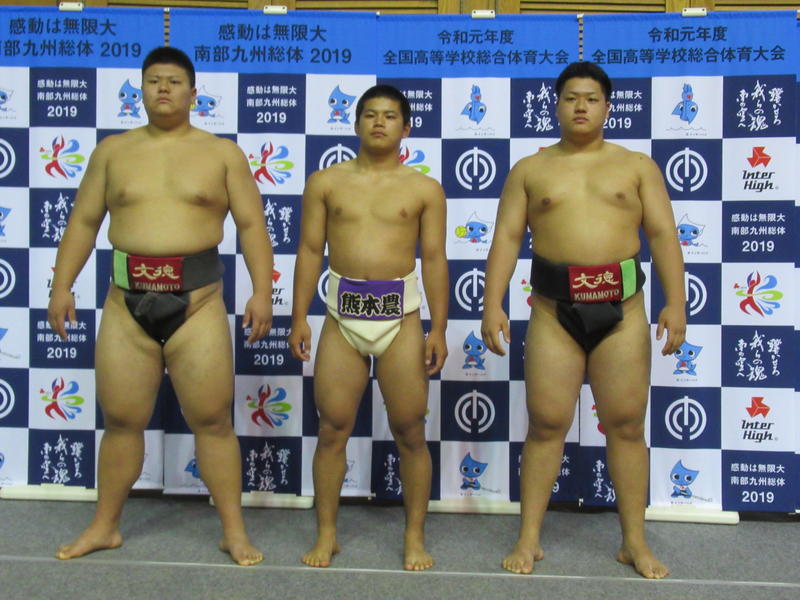 個人戦熊本県代表：中央が北野選手