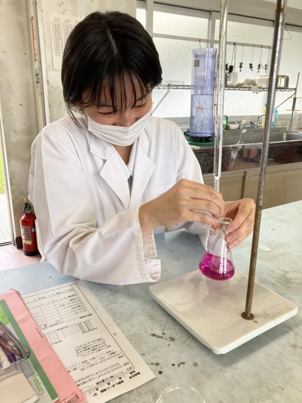 滴定しています