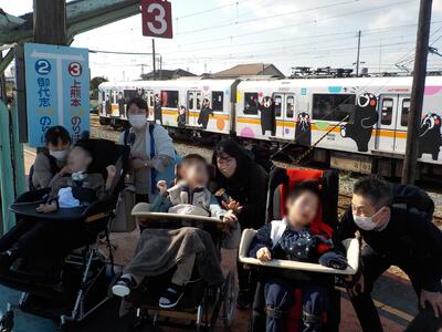 北熊本駅ではくまモン電車も見ることができました。