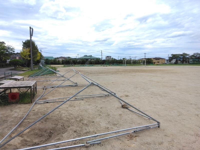 グランドも台風対策を行いました。