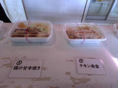 「チキン南蛮」「鶏の甘辛焼き」も人気です。