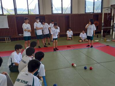 男女混合のボッチャ