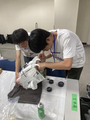 取り込み装置の修理中です。