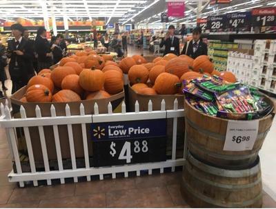 ⑤ウォールマート見学①（世界最大のスーパーマーケットチェーンであり、売上額で世界最大）