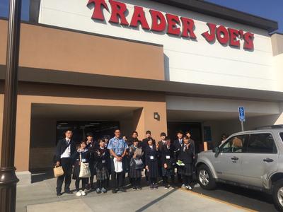 トレーダージョーズ見学（食料品スーパーマーケットチェーン）