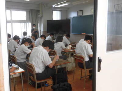 朝読書のようす