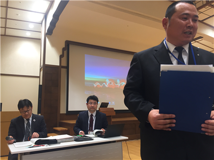 情報交換会（㊧田畑教科調査官　㊨陳内企画評価委員）