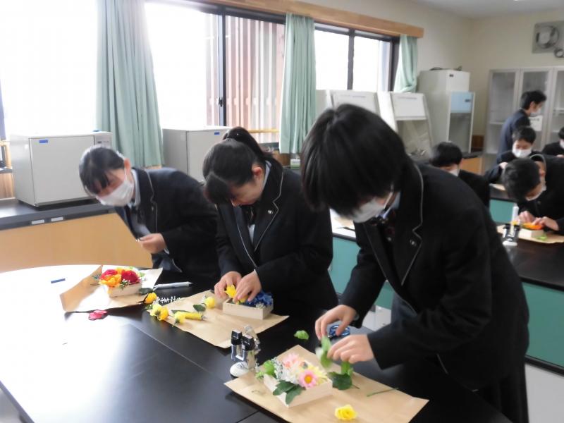 思わず立ち上がって…