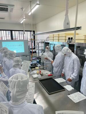 作り方の説明を真剣に聞いています(^^)/