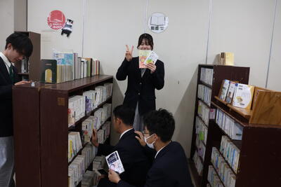 3年生図書館オリエンテーションの様子