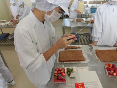 飾り付け作製中