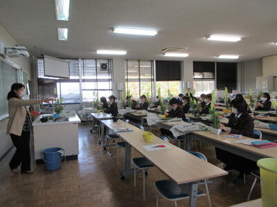 小原流「立てる形」を学んでいます