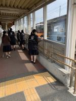 「窓枠の拭き掃除って充実感あるなぁ」