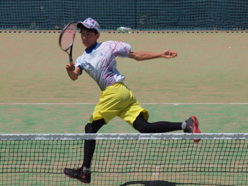 走りながらのハーフボレー