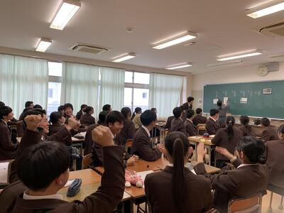 「よっしゃぁ～！席替えだぁ～」