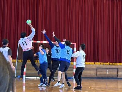 さすがI先生！この高さだと誰も止められません！