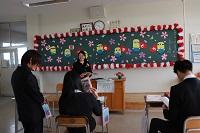 卒業式前の教室、少し緊張。