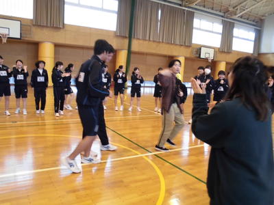 ニューヨーク仕込みのダンサーに指導してもらっています