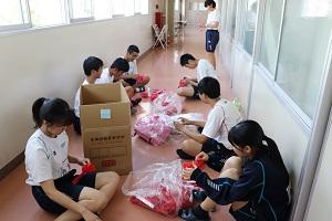 やぐらの装飾作業