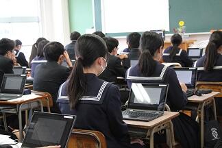 一人一台端末Chromebookの説明がありました。