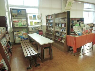 ブラウジングルーム（談話できるスペース）