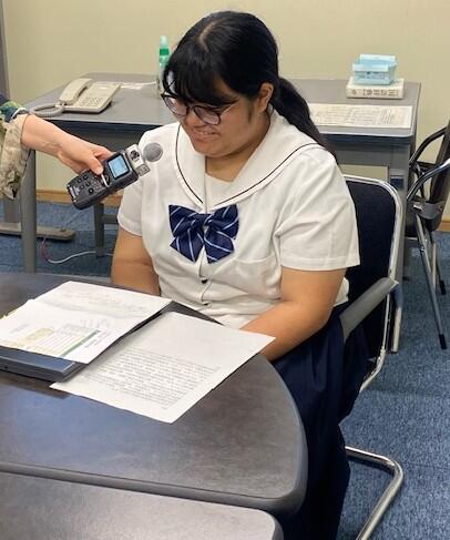 収録を頑張る生徒会長