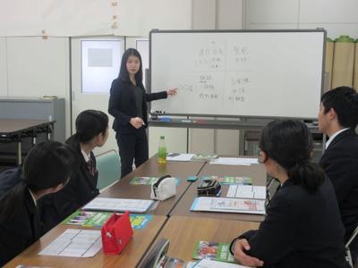 こちらは公務員について。いろいろな職種があります。