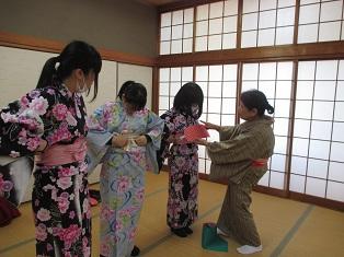浴衣の着付けを習っています。